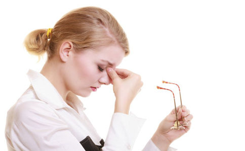 身體勞累會(huì)酸痛，眼睛也一樣