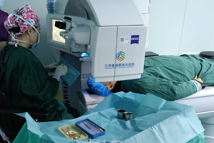 300度近視拖到900度近視，近視手術是什么感受？