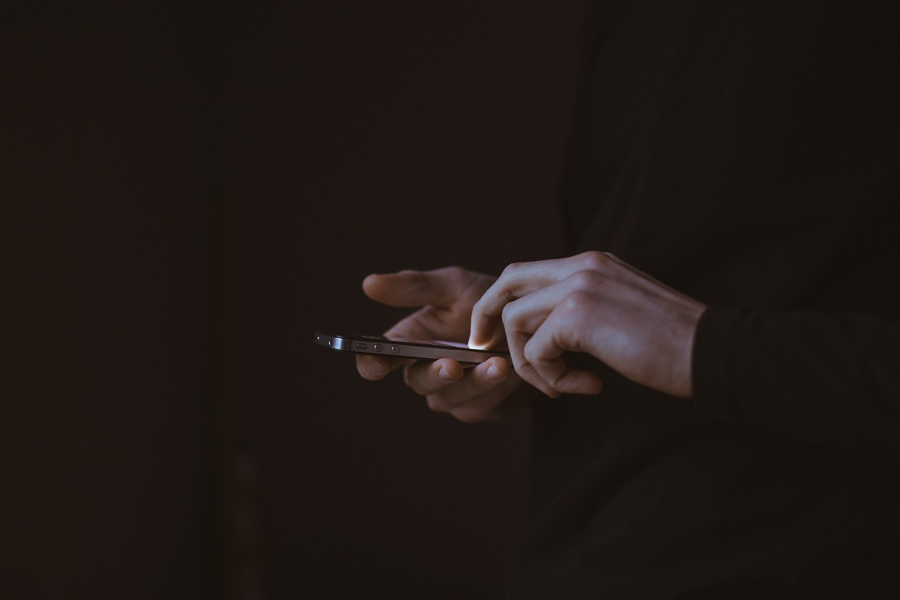 眼科醫(yī)生解密:哪些行為近視度數(shù)增長快